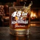 Szklanki Do Whisky z Grawerem Na 45 Rocznicę Ślubu Prezent Na Walentynki Dla Mężczyzny: 45 Lat I Wciąż Szarmancki Szklanki Do Whisky z Grawerem Na 45 Rocznicę Ślubu Prezent Na Walentynki Dla Mężczyzny: 45 Lat I Wciąż Szarmancki