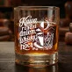 Szklanka Do Whisky Dla Miłośnika Kawy Prezent Dla Mężczyzny: Kawa Rządzi Dniem, Whisky Nocą Szklanka Do Whisky Dla Miłośnika Kawy Prezent Dla Mężczyzny: Kawa Rządzi Dniem, Whisky Nocą