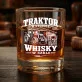 Zestaw Prezentowy Whisky Dla Rolnika Dla Mężczyzny: Traktor W Stodole Zestaw Prezentowy Whisky Dla Rolnika Dla Mężczyzny: Traktor W Stodole