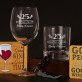 Zestaw prezentowy dla pary na rocznicę z kieliszkiem do wina i szklanką do whisky 