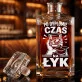 Karafka Do Whisky z Grawerem Dla Absolwenta Prezent: Po Dyplomie Czas Na Łyk Karafka Do Whisky z Grawerem Dla Absolwenta Prezent: Po Dyplomie Czas Na Łyk