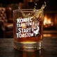 Szklanka Do Whisky Na Pożegnanie Z Pracy Prezent Dla Mężczyzny: Koniec Targetów, Start Toastów Szklanka Do Whisky Na Pożegnanie Z Pracy Prezent Dla Mężczyzny: Koniec Targetów, Start Toastów