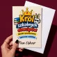 Kartka Personalizowana Na Dzień Nauczyciela Prezent Dla Nauczyciela Mężczyzny: Król Szkolnych Dowcipów Kartka Personalizowana Na Dzień Nauczyciela Prezent Dla Nauczyciela Mężczyzny: Król Szkolnych Dowcipów
