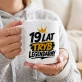 Kubek Z Nadrukiem Dla 19 Latka Prezent Dla Mężczyzny: Legendarna Dziewiętnastka Kubek Z Nadrukiem Dla 19 Latka Prezent Dla Mężczyzny: Legendarna Dziewiętnastka